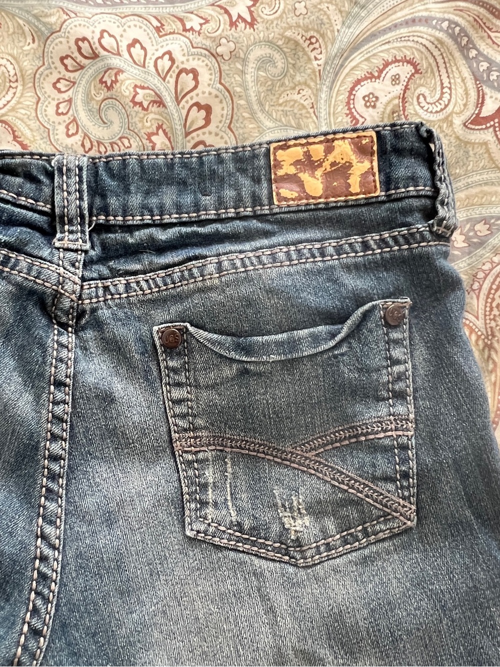 Underground Distressed Raw Hem Denim Cutoff Shorts - Faded Blue Size 9 - Picture 6 of 12